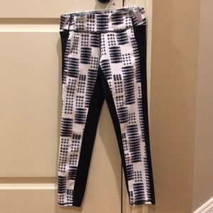 Zella girl black and white leggings Size Small